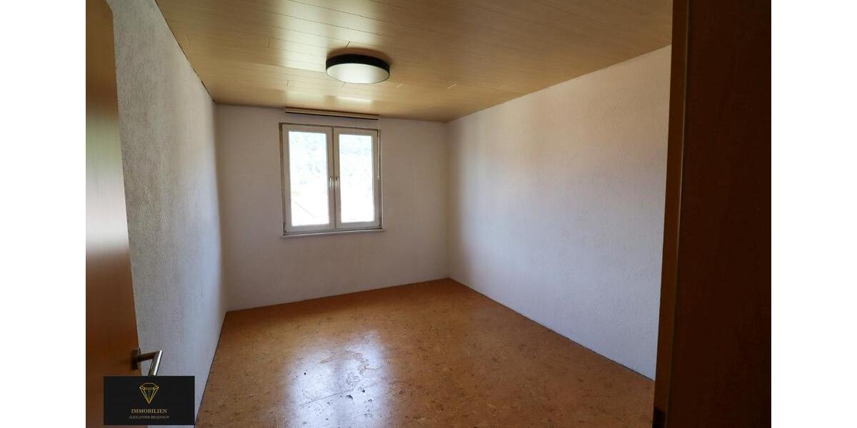 Dachgeschoßwohnung Lichtenstein - 4 Zimmer, 112 m&sup2;, 115.000&euro; | Angebot:26757850