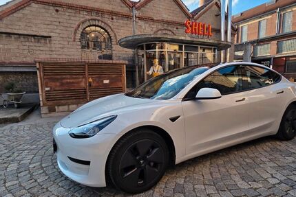 Tesla Model 3 23.600 km 28.900 &euro; Reutlingen 72766
