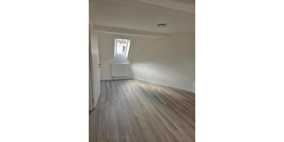 Etagenwohnung Reutlingen - 4 Zimmer, 85 m&sup2;, 1.200&euro; | Angebot:25446936