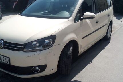 VW Touran 351.000 km 2.600 &euro; Böblingen 71032