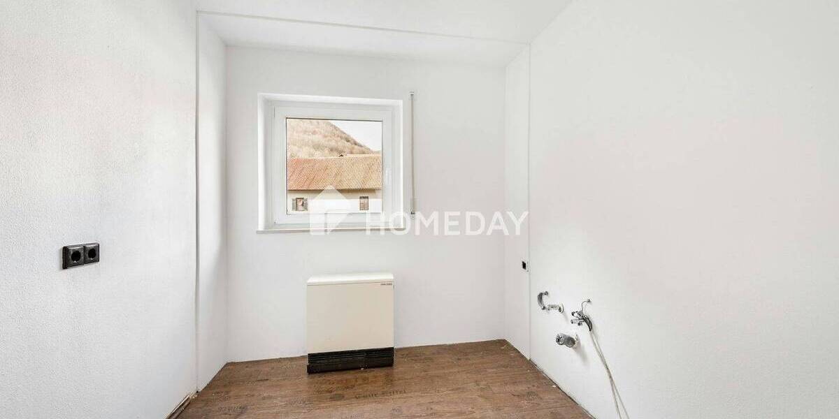 Etagenwohnung Bad Urach - 4 Zimmer, 91 m&sup2;, 189.000&euro; | Angebot:25997120