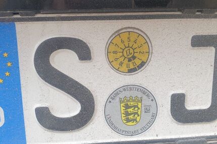 BMW 116 221.250 km 2.900 &euro; Stuttgart 70184