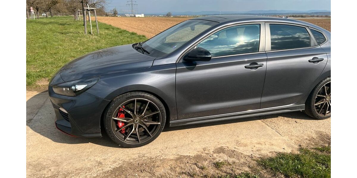 Hyundai i30 88.500 km 20.700 &euro; Stuttgart 70599