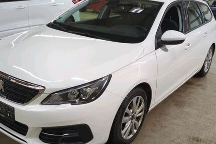 Peugeot 308 128.669 km 8.999 &euro; Stuttgart 70469