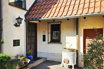 Haus Stuttgart Sillenbuch - 8 Zimmer, 232 m&sup2;, 890.000&euro; | Angebot:27112768