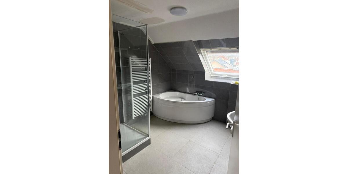 Dachgeschoßwohnung Burladingen - 5 Zimmer, 95 m&sup2;, 700&euro; | Angebot:25173359