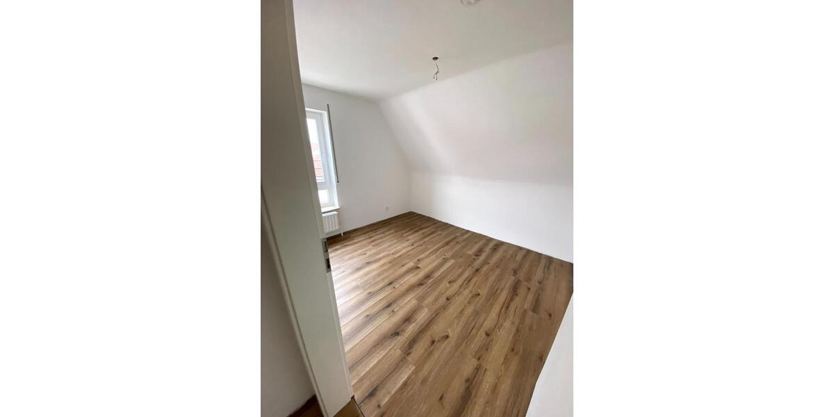 Etagenwohnung Gäufelden - 4.5 Zimmer, 85 m&sup2;, 297.000&euro; | Angebot:25420835