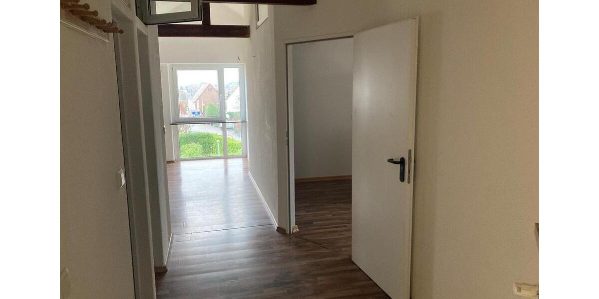 Dachgeschoßwohnung Ostfildern - 3 Zimmer, 80 m&sup2;, 1.200&euro; | Angebot:24814658