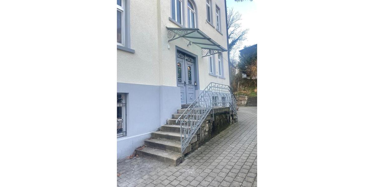 Etagenwohnung Reutlingen - 4.5 Zimmer, 145 m&sup2;, 1.700&euro; | Angebot:25959860