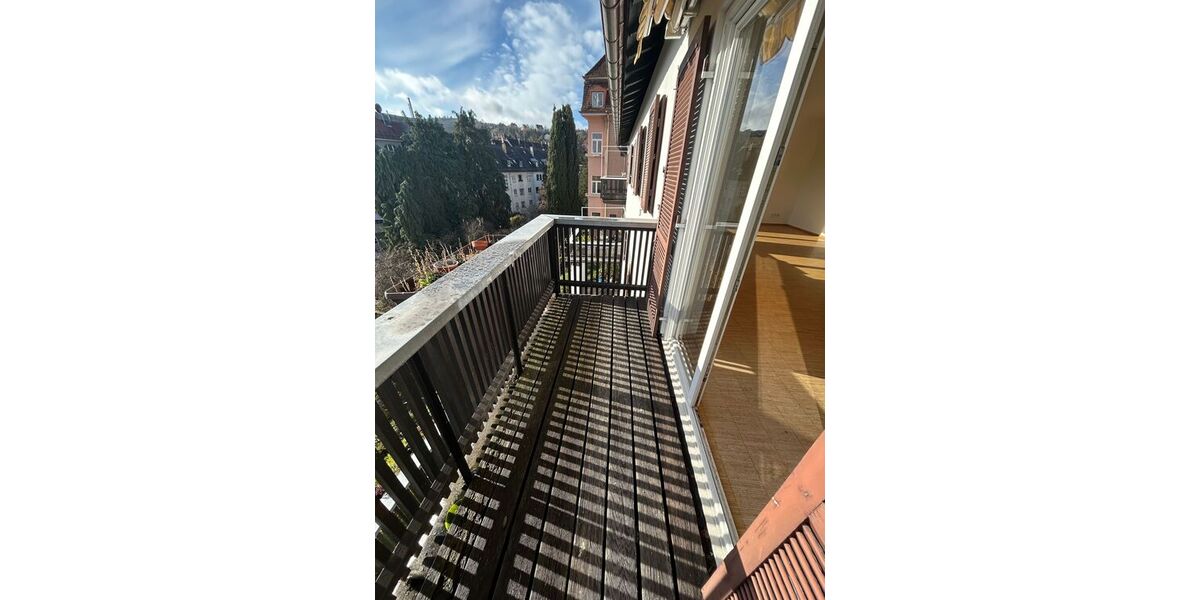 Zwei Zimmer mit Weitblick - Sanierte Wohnung im 1. OG und Balkon - Appartement Stuttgart Botnang | Angebot:26623450