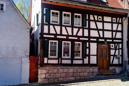 Haus Sindelfingen Mitte - 5 Zimmer, 140 m&sup2;, 1.500&euro; | Angebot:26515151