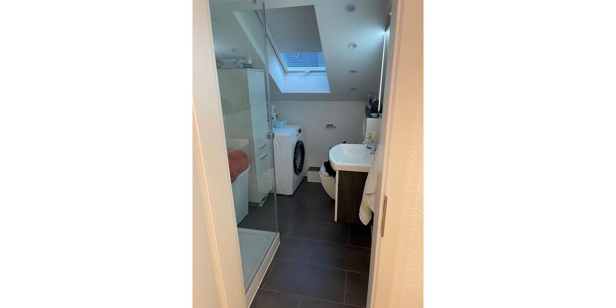 Dachgeschoßwohnung Böblingen Dagersheim - 3 Zimmer, 72 m&sup2;, 1.225&euro; | Angebot:25979030