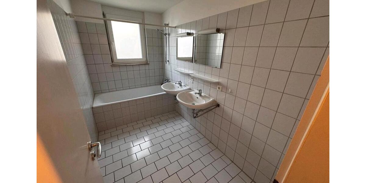 Etagenwohnung Reutlingen Reutlingen (Kernstadt) - 3 Zimmer, 83 m&sup2;, 315.000&euro; | Angebot:27189741
