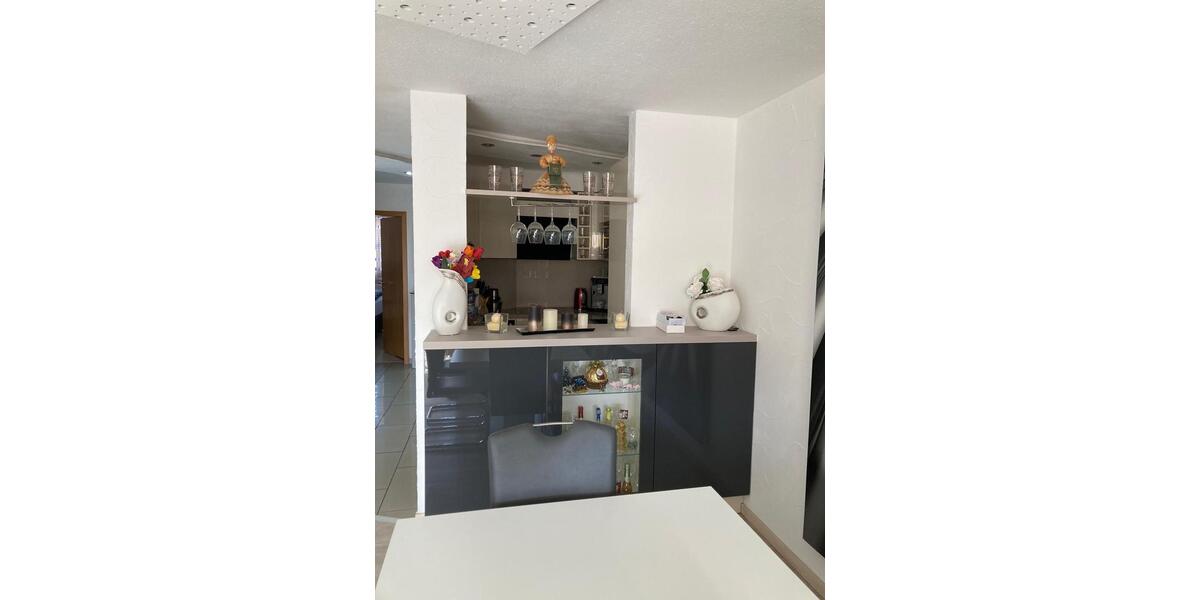 Etagenwohnung Böblingen - 3.5 Zimmer, 76 m&sup2;, 345.000&euro; | Angebot:25570783