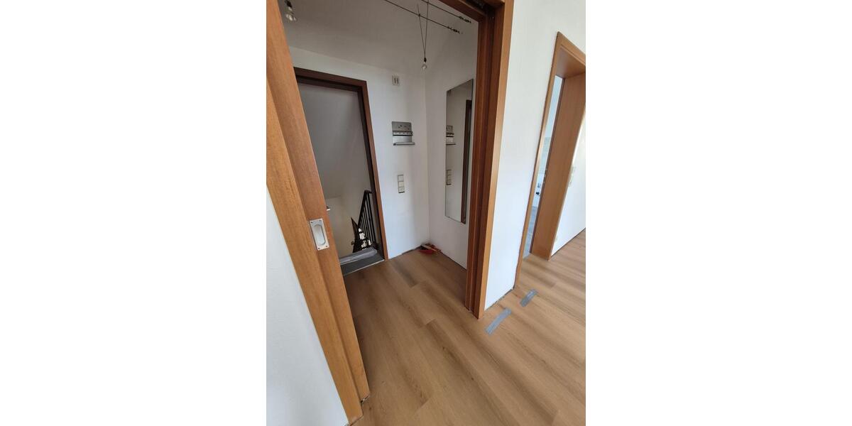 Dachgeschoßwohnung Sindelfingen Darmsheim - 3 Zimmer, 75 m&sup2;, 1.100&euro; | Angebot:26429200