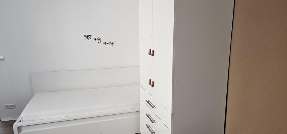 Dachgeschoßwohnung Großbettlingen - 1 Zimmer, 24 m&sup2;, 600&euro; | Angebot:25933767